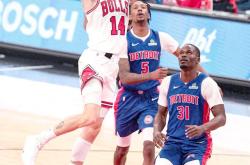 爱游戏体育-今晨体能课后，芝加哥公牛队长鼓劲备战NBA常规赛，目标明确，轮换策略成焦点的简单介绍-爱游戏体育